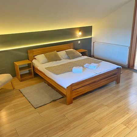 16 Lakes Guesthouse Grabovac  Ngoại thất bức ảnh