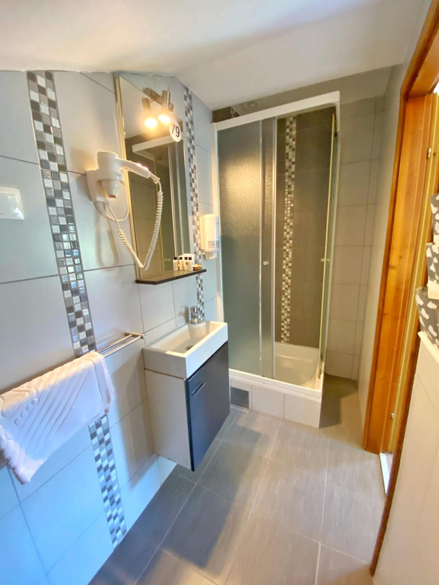16 Lakes Guesthouse Grabovac  Ngoại thất bức ảnh