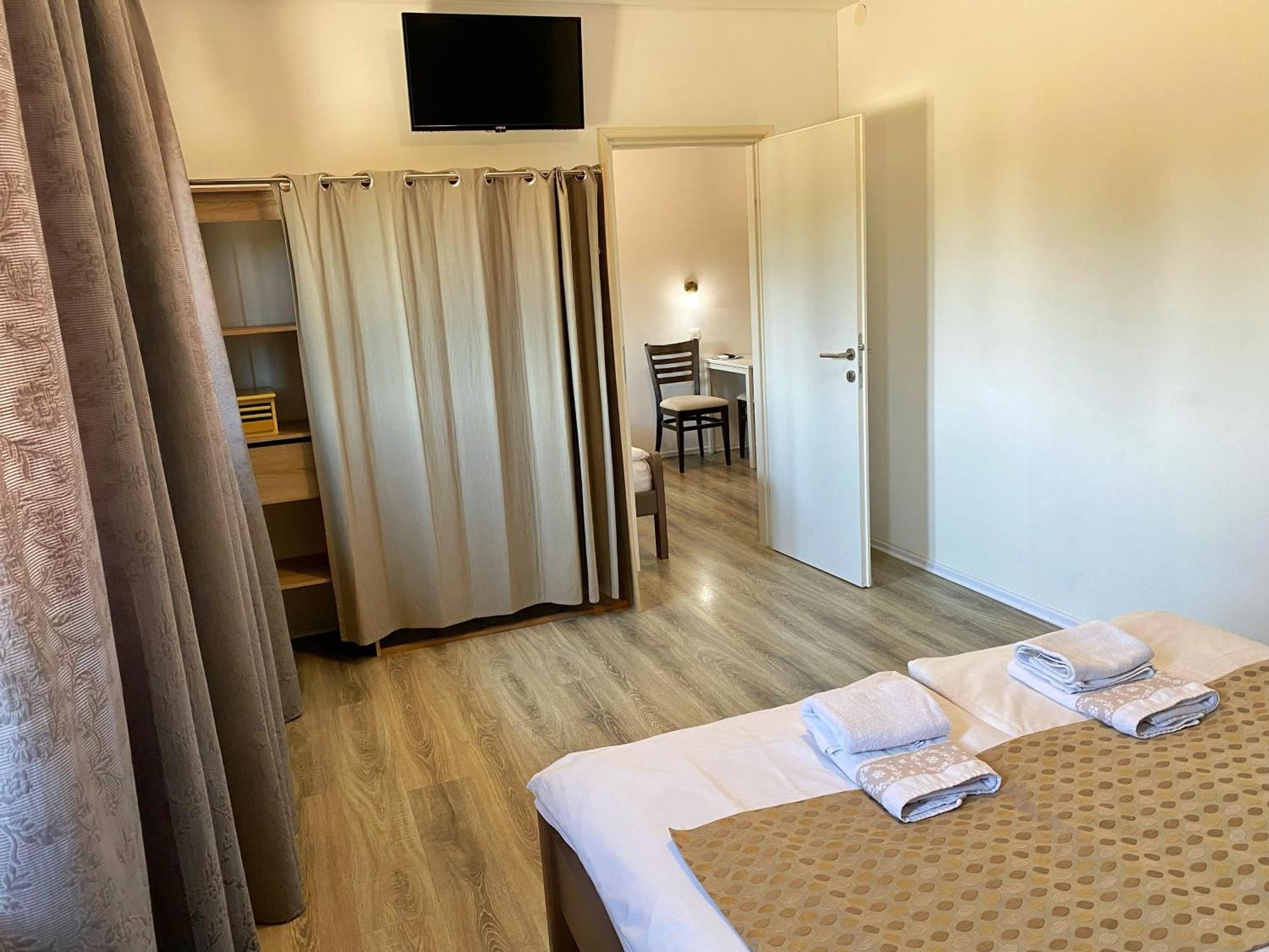 16 Lakes Guesthouse Grabovac  Ngoại thất bức ảnh