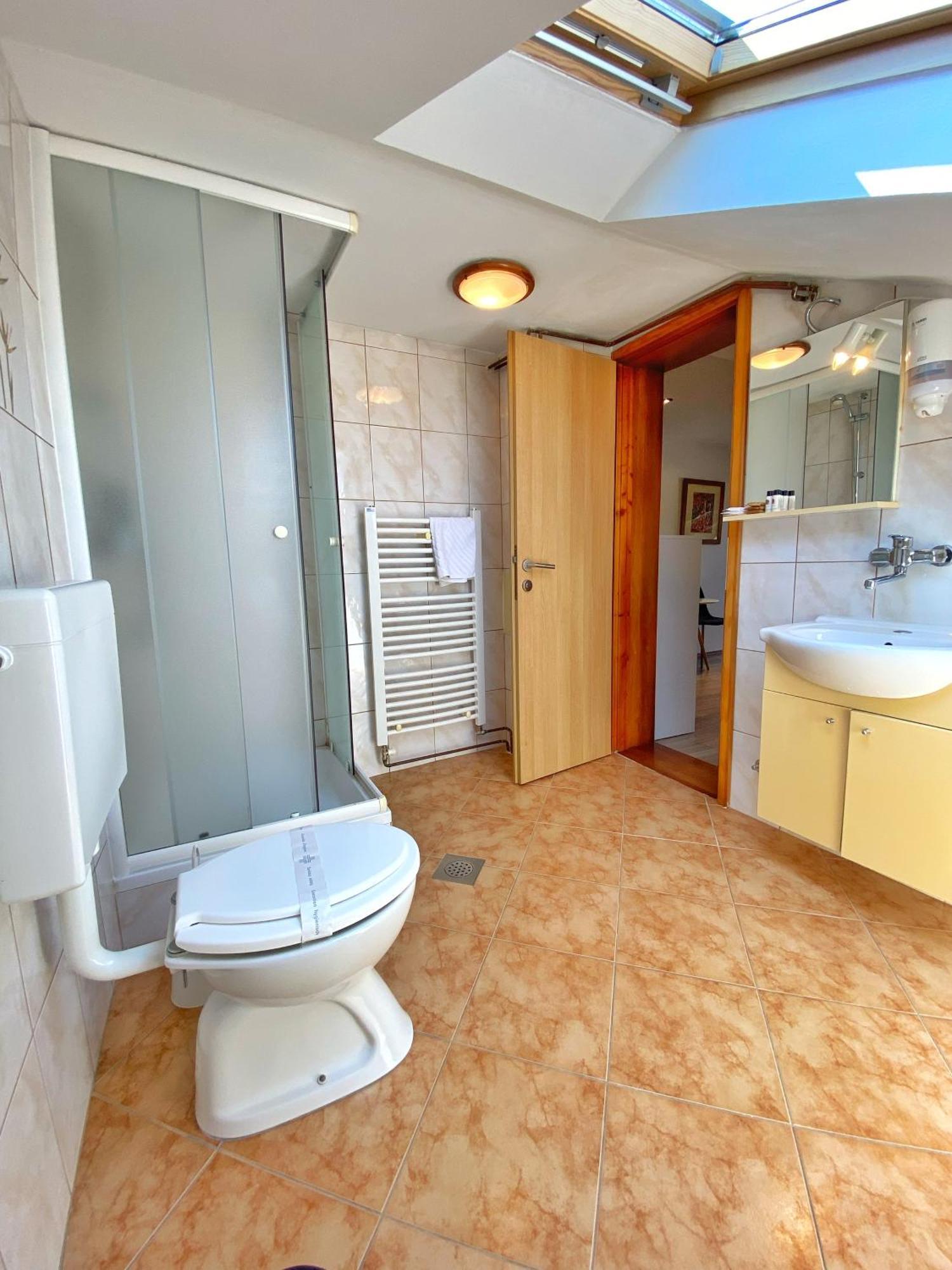 16 Lakes Guesthouse Grabovac  Ngoại thất bức ảnh