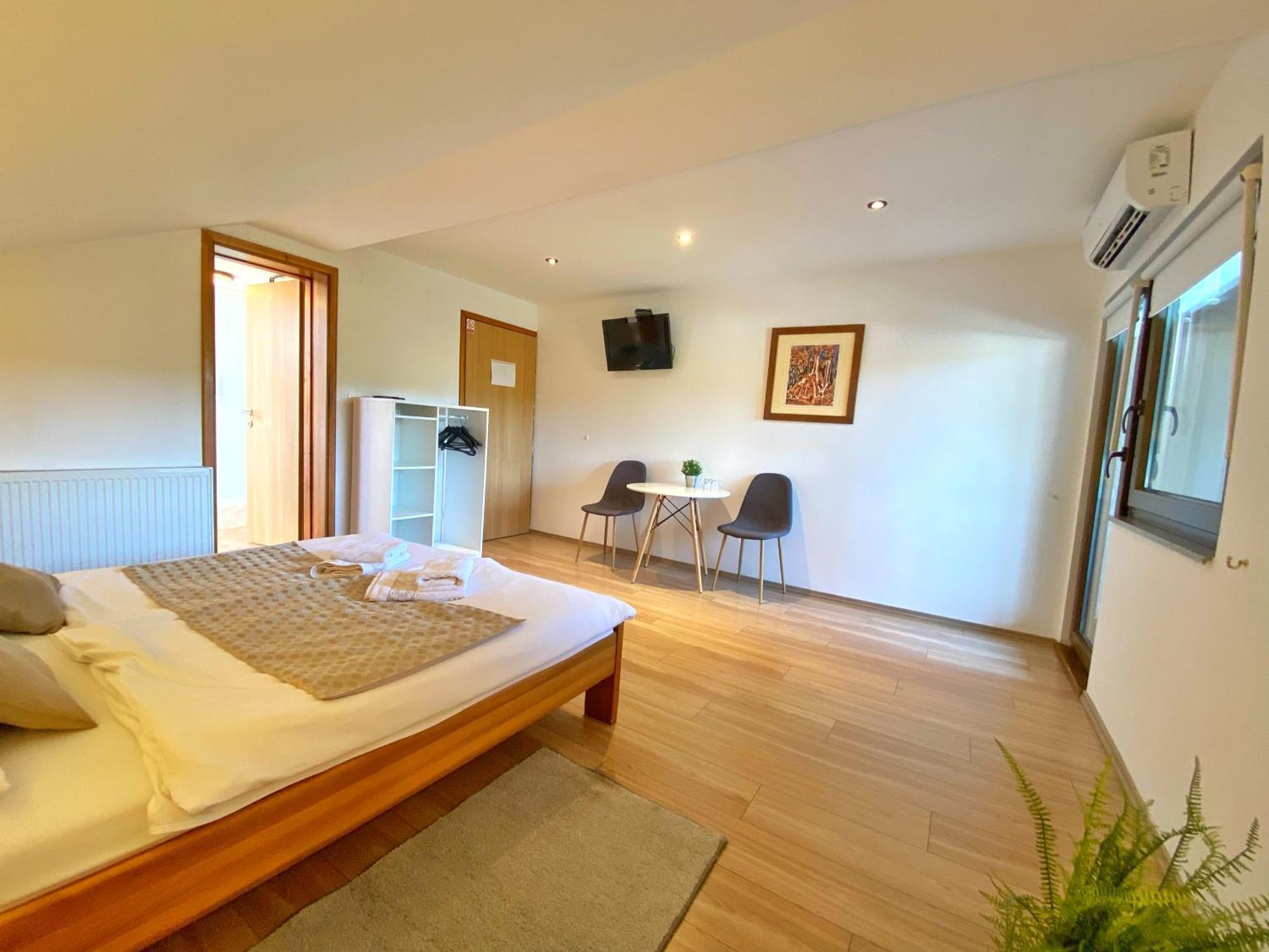 16 Lakes Guesthouse Grabovac  Ngoại thất bức ảnh