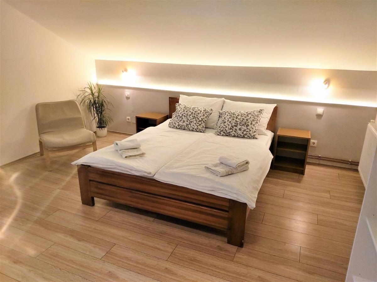 16 Lakes Guesthouse Grabovac  Ngoại thất bức ảnh